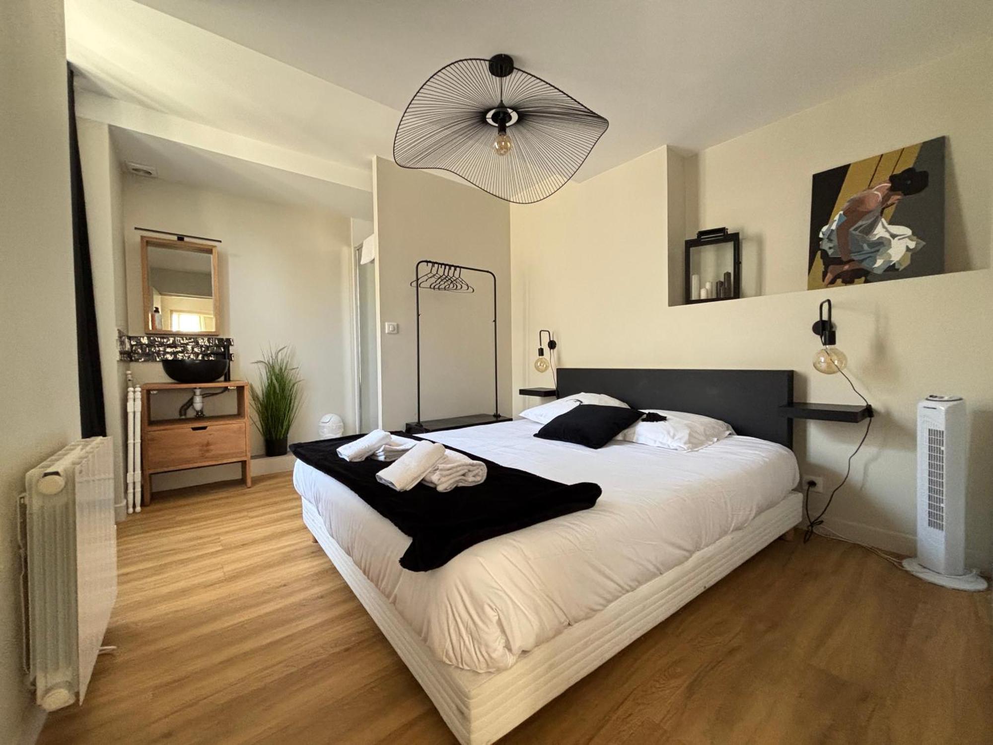 Bajocasse Apt Duplex Spacieux 3 Ch 2 Sdb Cosy Plein Centre Bayeux Decoration Elegante Proche Plages Du Debarquement エクステリア 写真